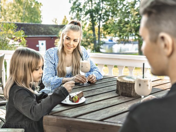 Paksuniemen Satamaravintola, Rääkkylä