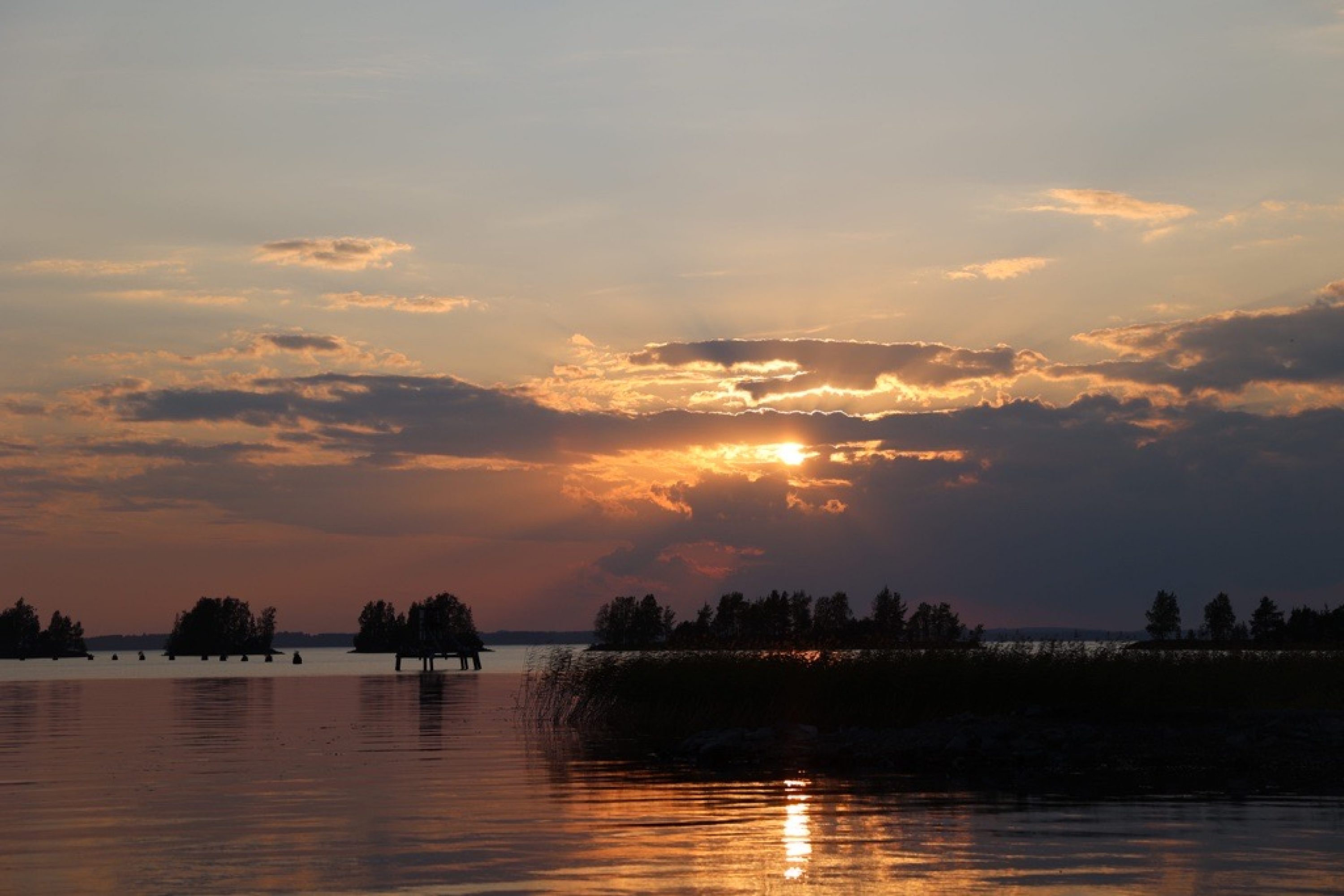 Auringonlasku Joensuun Jokiasemalla